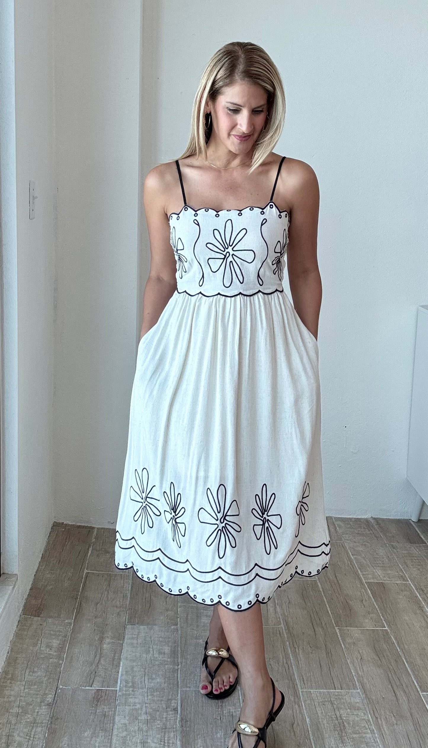 Xiomara Embroidery Midi Dress